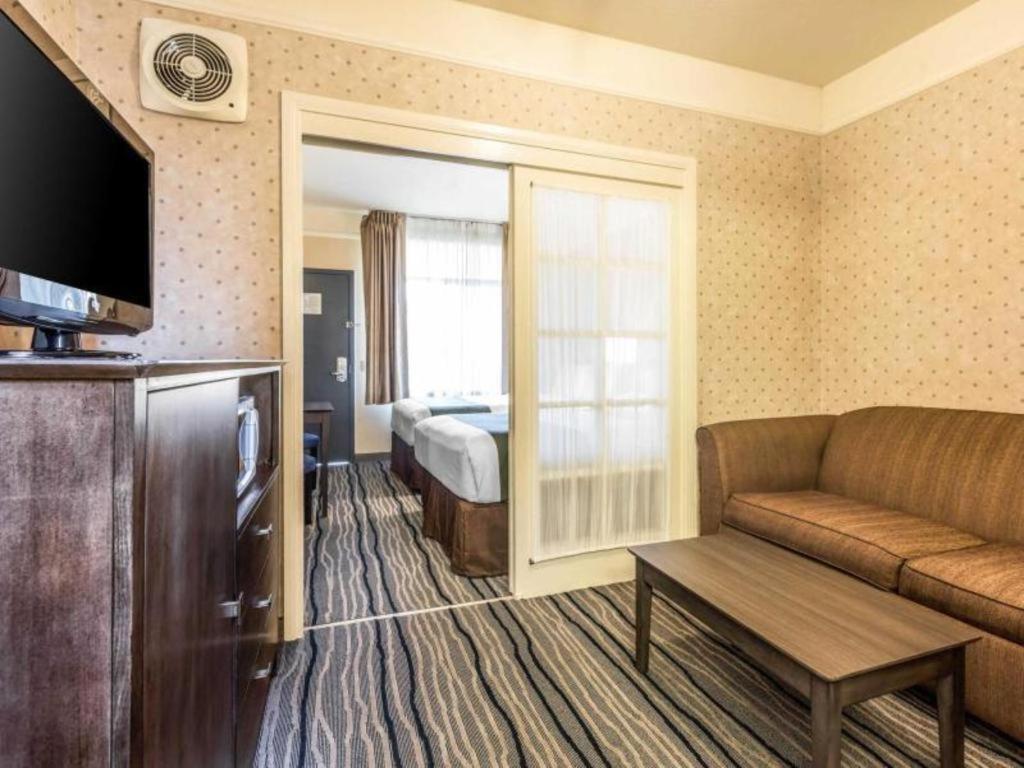 Ramada Suites By Wyndham Σαν Ντιέγκο Εξωτερικό φωτογραφία
