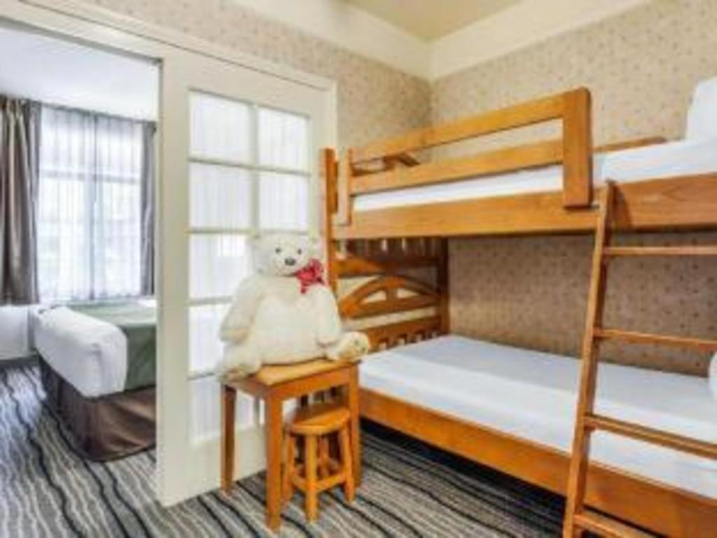 Ramada Suites By Wyndham Σαν Ντιέγκο Εξωτερικό φωτογραφία