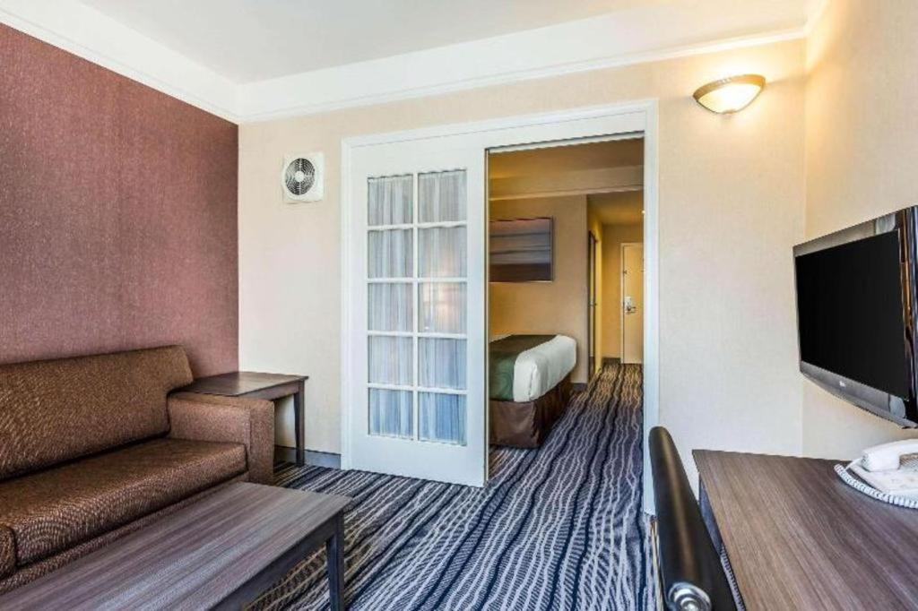 Ramada Suites By Wyndham Σαν Ντιέγκο Εξωτερικό φωτογραφία