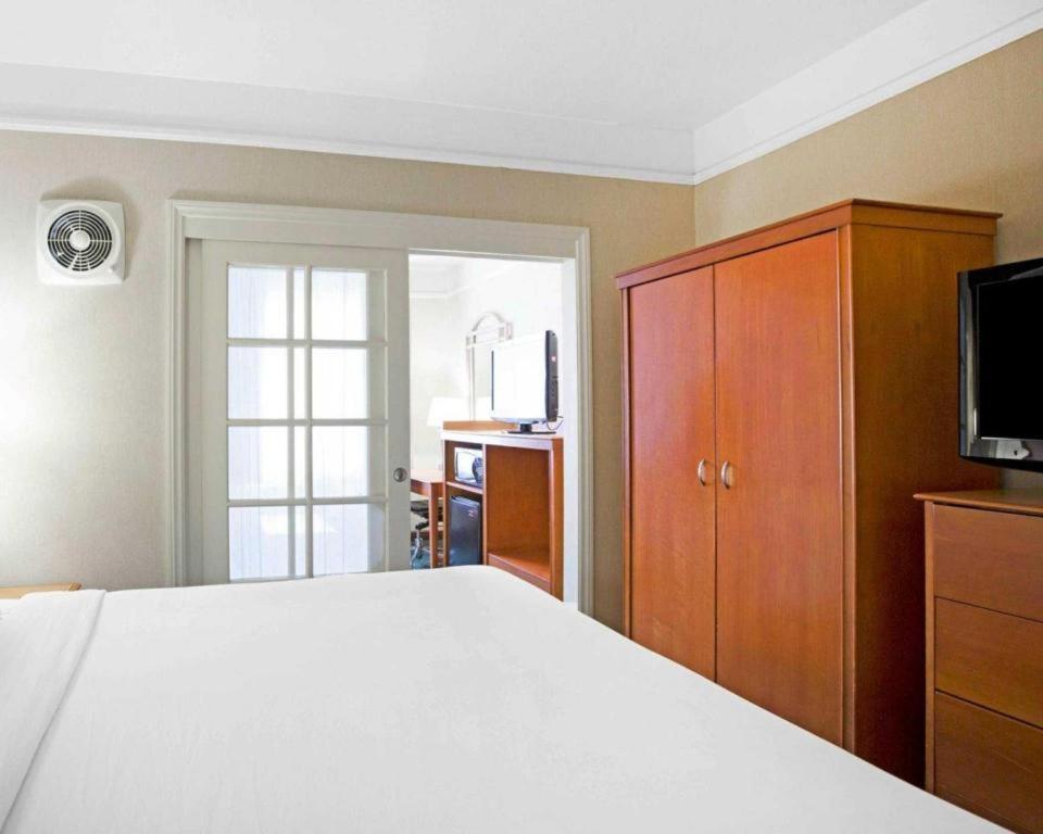 Ramada Suites By Wyndham Σαν Ντιέγκο Εξωτερικό φωτογραφία