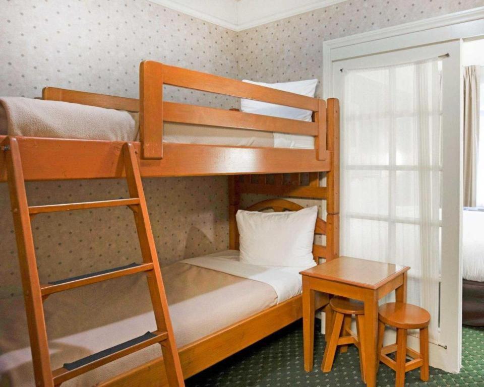 Ramada Suites By Wyndham Σαν Ντιέγκο Εξωτερικό φωτογραφία